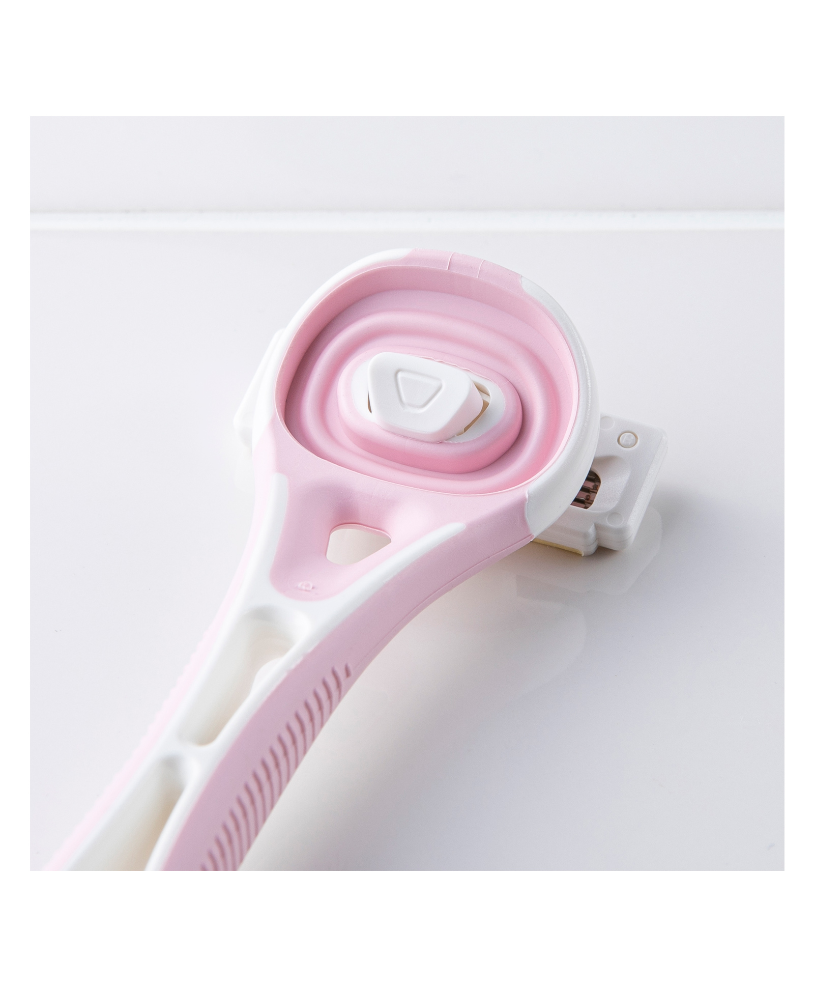 Kai Xfit 1 Razor + 2 Catridges for Women, 1 kit, Pack of 1 Kai Xfit 1 Razor + 2 Catridges for Women, 1 kit, Pack of 1