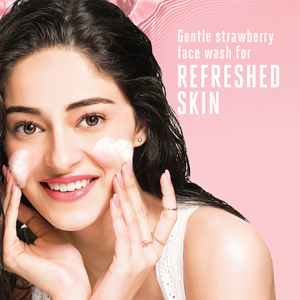 Lakme Blush & Glow Strawberry Blast Face Wash 50 gm | With Strawberry Extracts | Gentle Cleansing | For Refreshed & Glowing Skin, Pack of 1 Lakme Blush & Glow Strawberry Blast Face Wash 50 gm | With Strawberry Extracts | Gentle Cleansing | For Refreshed & Glowing Skin, Pack of 1
