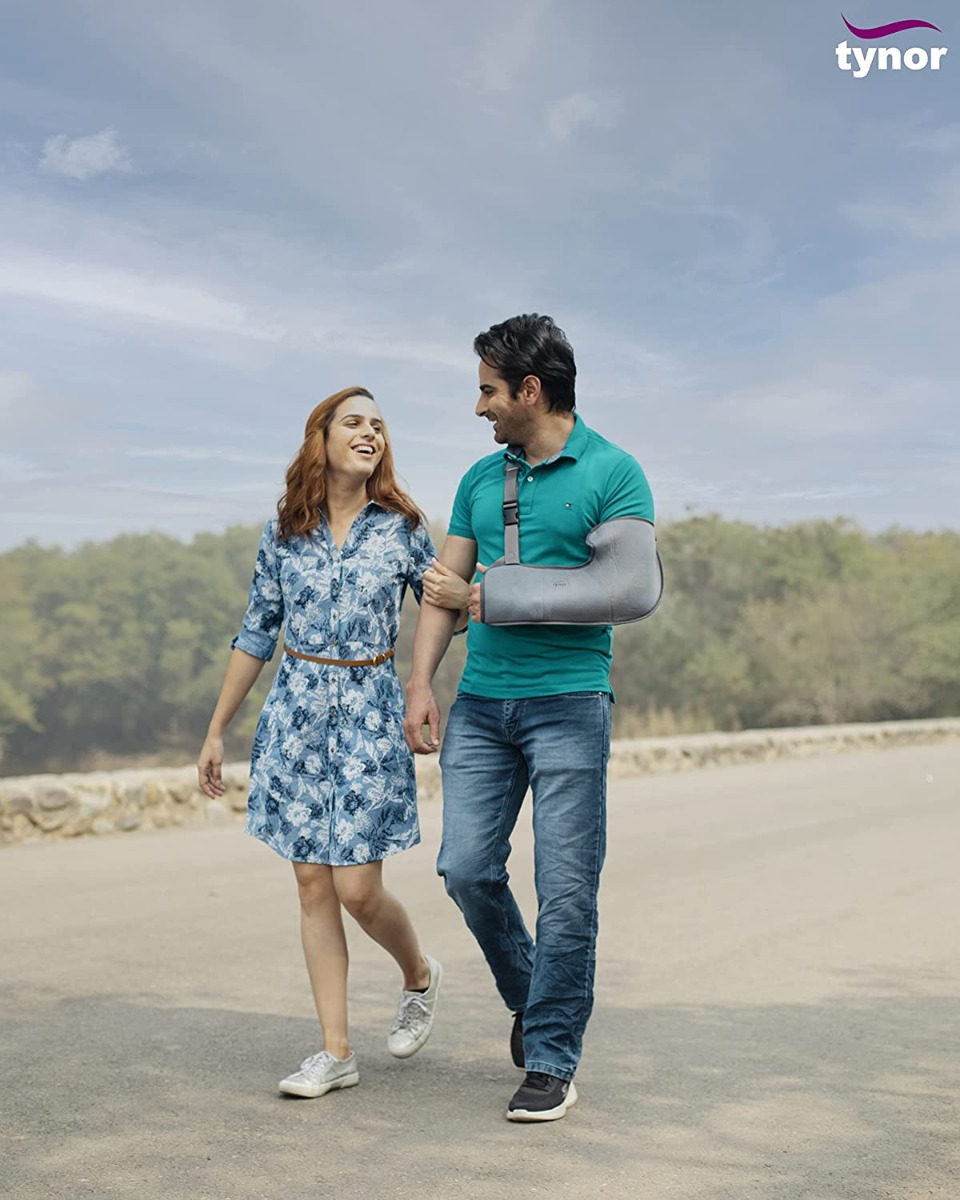 Tynor Arm Sling Tropical Pouch Medium, 1 Count, Pack of 1 Tynor Arm Sling Tropical Pouch Medium, 1 Count, Pack of 1