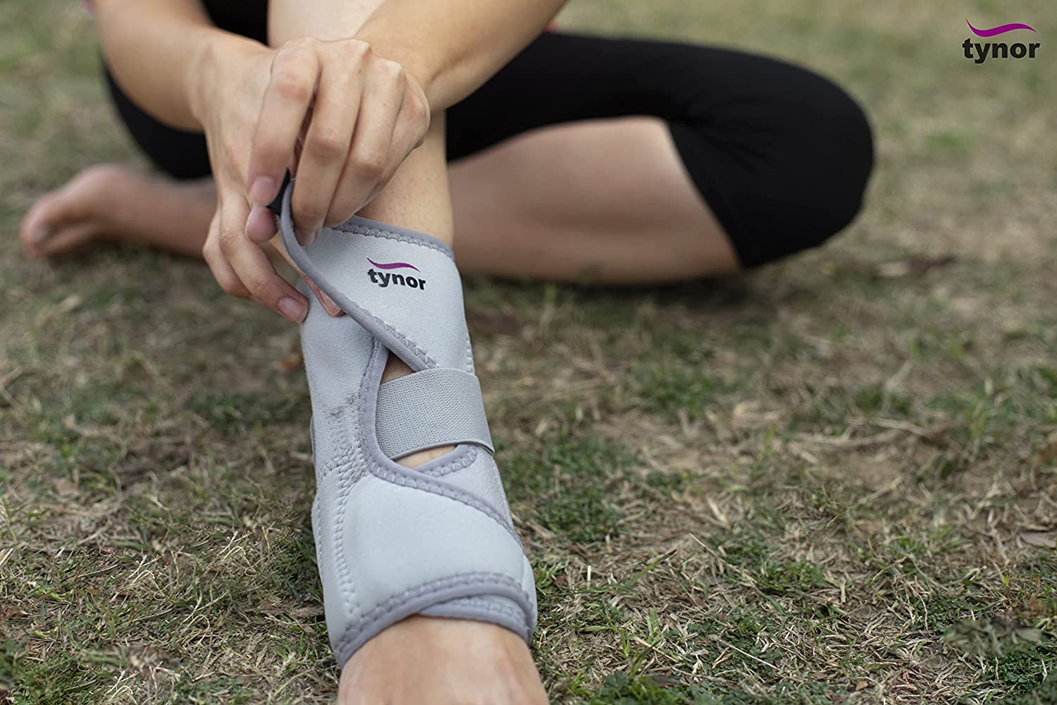 Tynor Ankle Support Neoprene Universal, 1 Pair, Pack of 1 Tynor Ankle Support Neoprene Universal, 1 Pair, Pack of 1